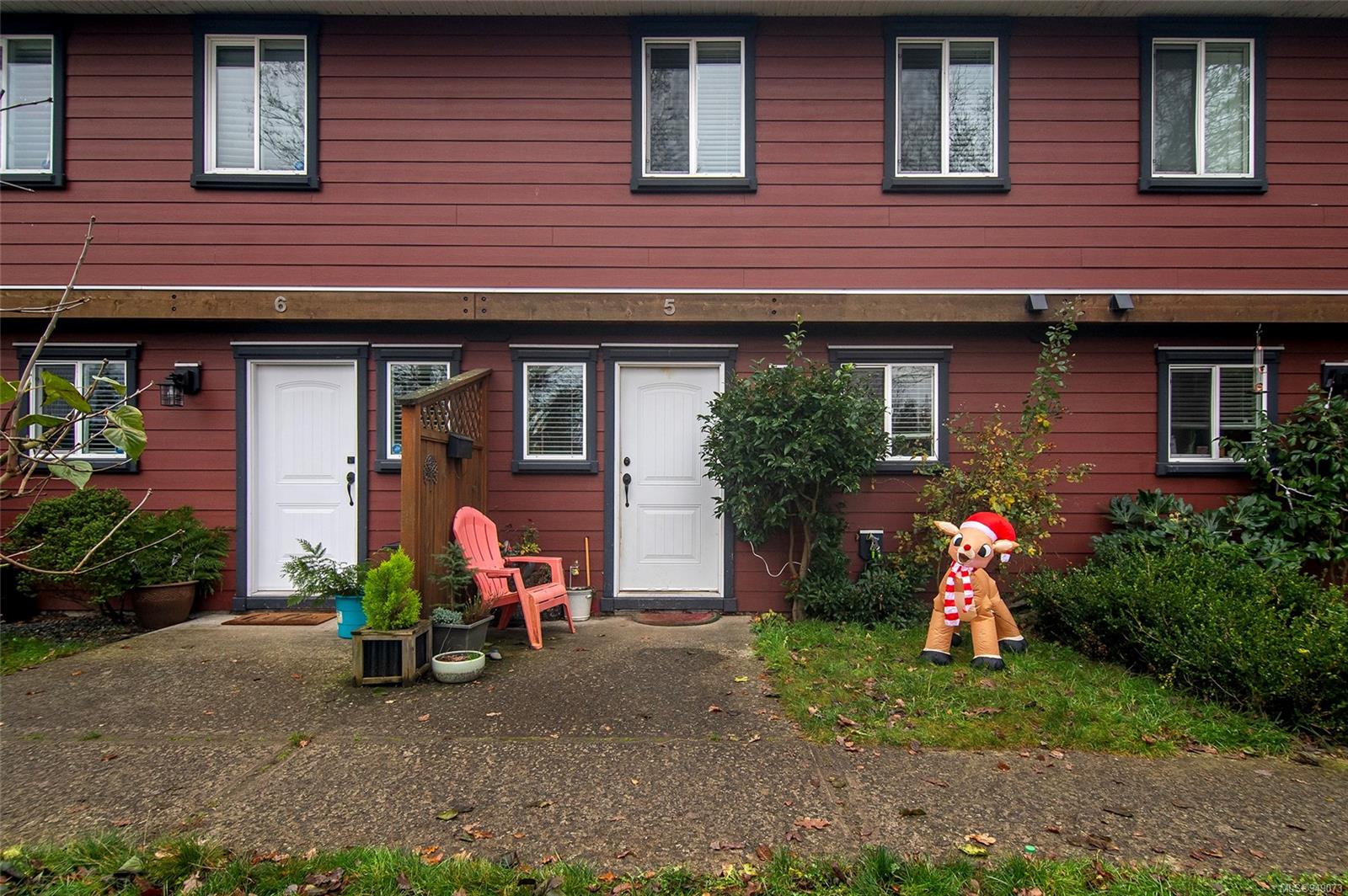 581 DOGWOOD St Unit: 5