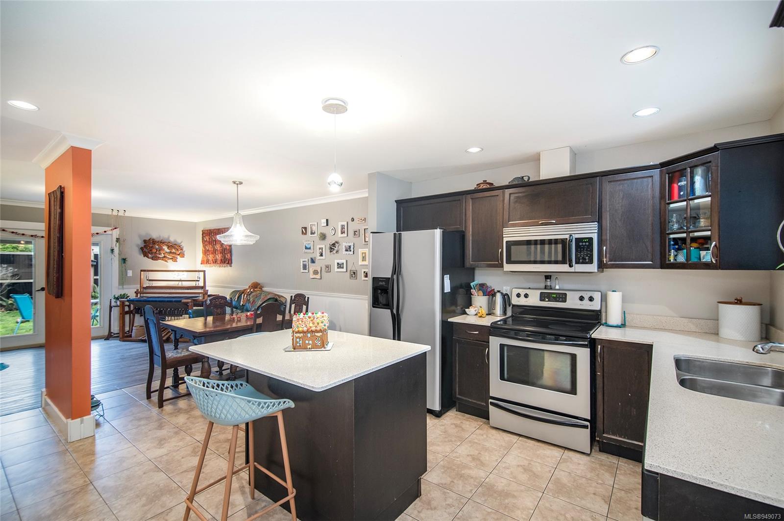 581 DOGWOOD St Unit: 5