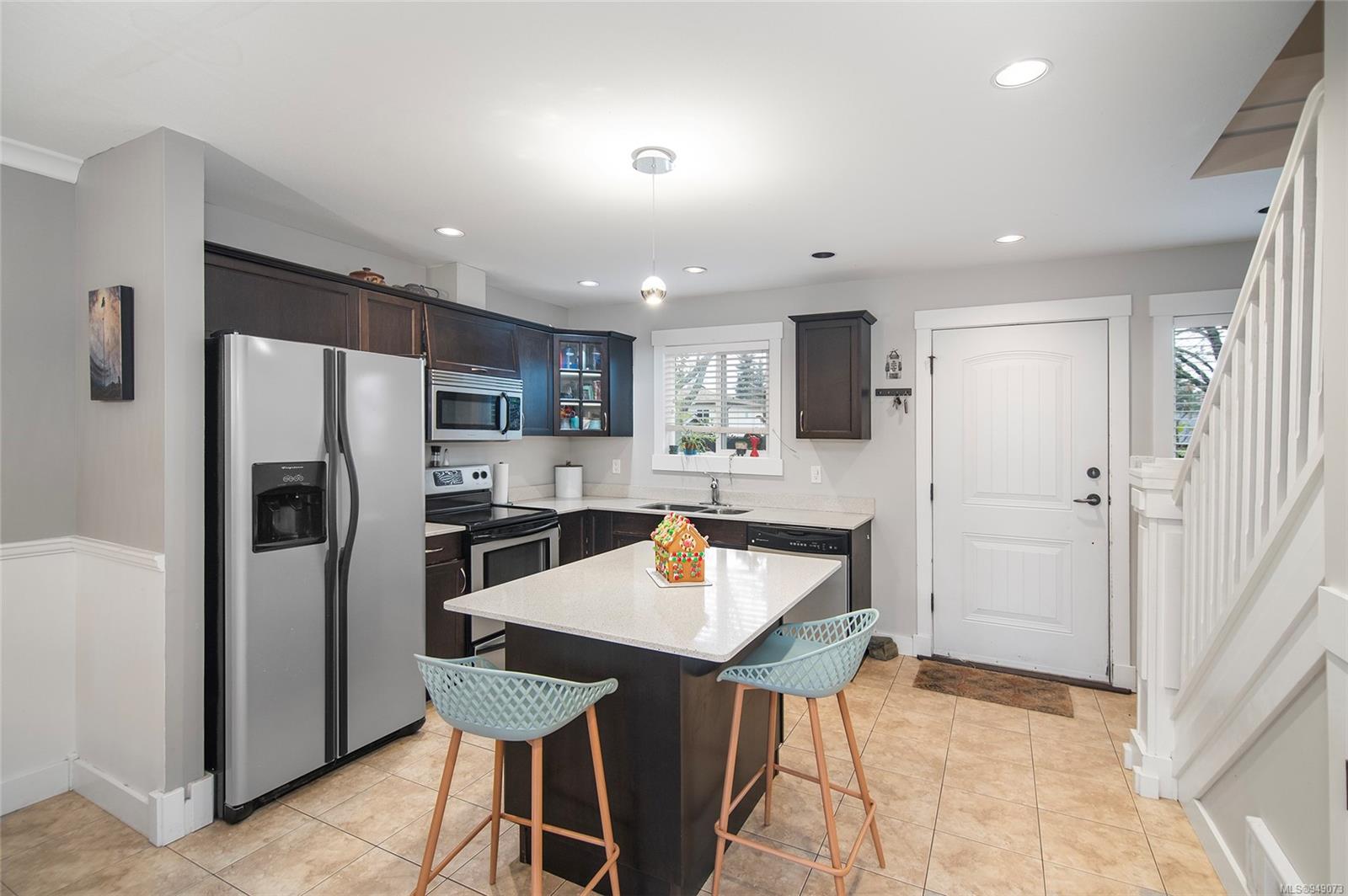 581 DOGWOOD St Unit: 5