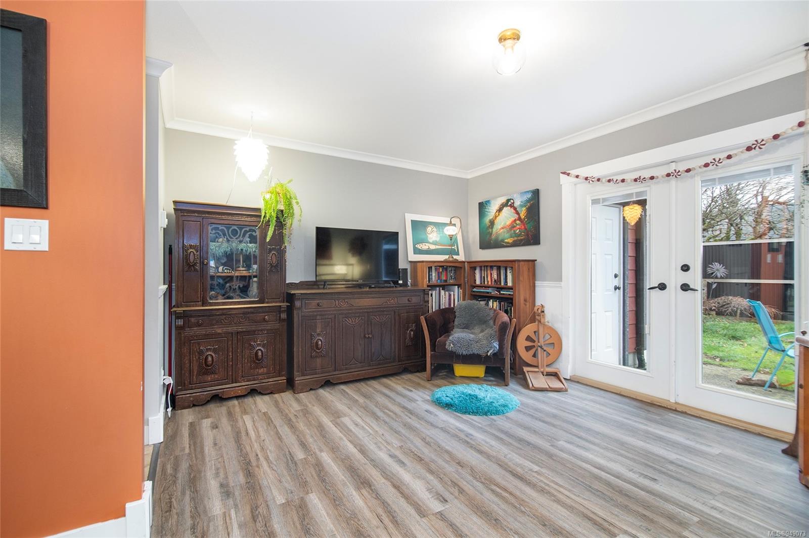 581 DOGWOOD St Unit: 5