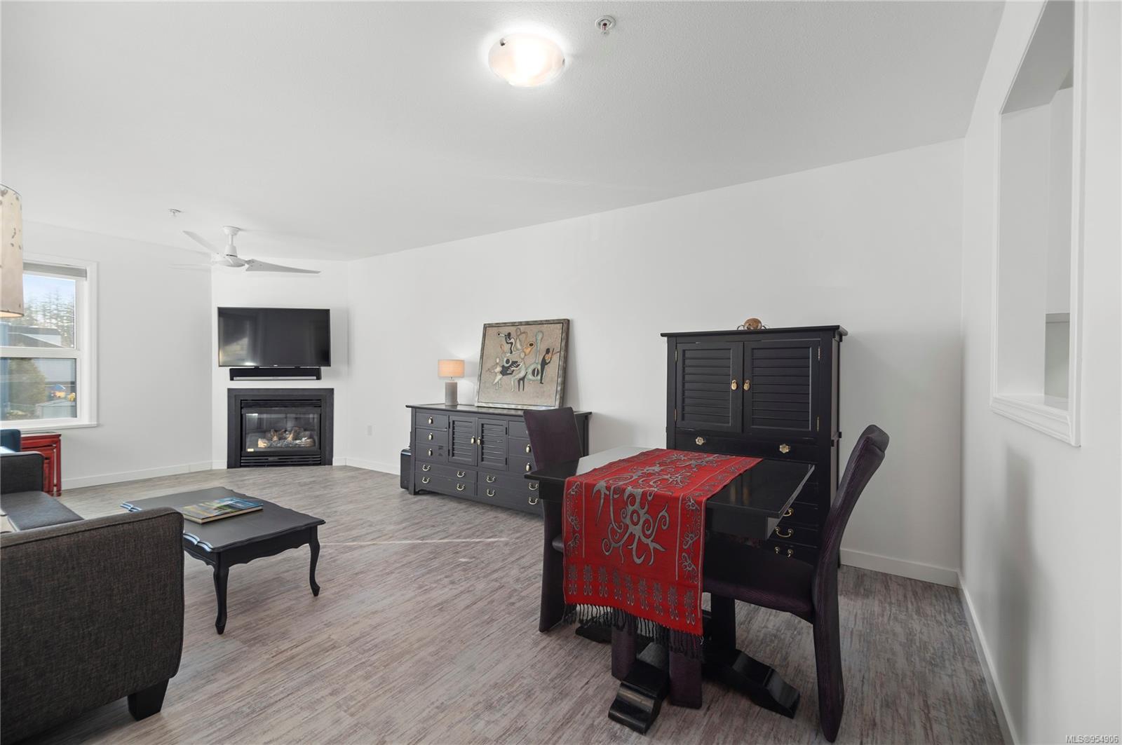 280 DOGWOOD St S # 301