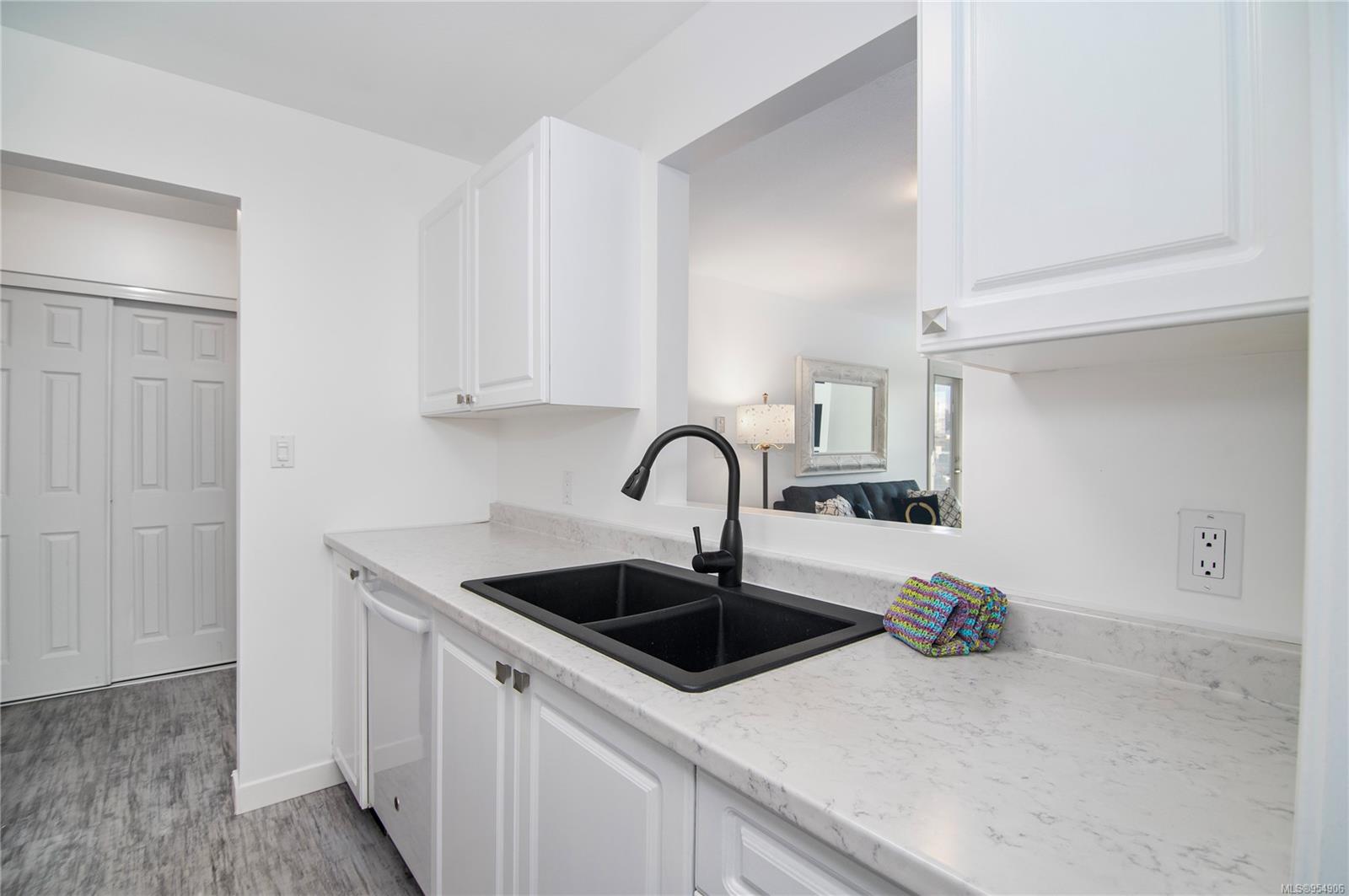 280 DOGWOOD St S # 301