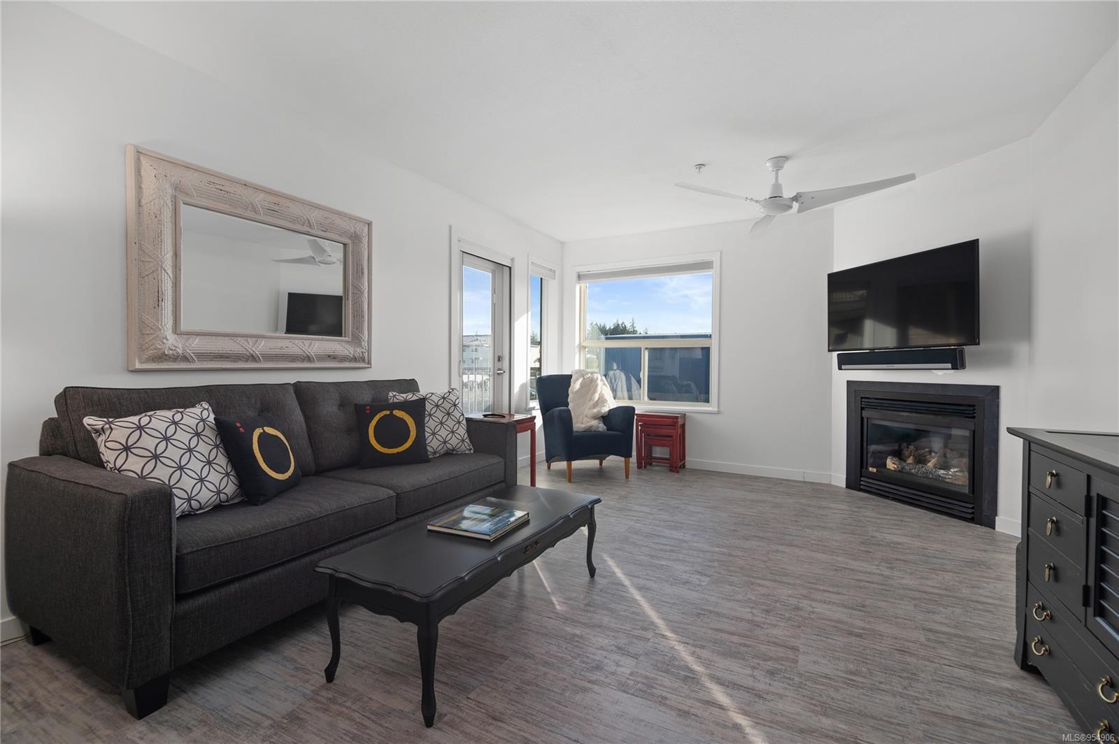 280 DOGWOOD St S # 301