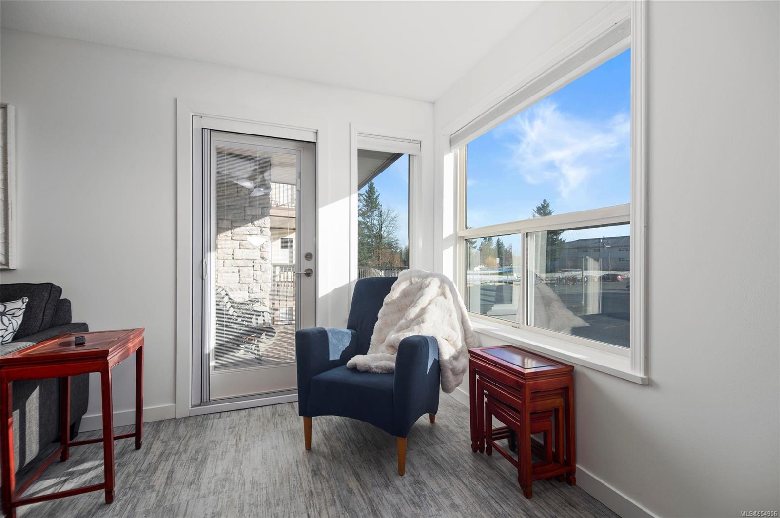 280 DOGWOOD St S # 301