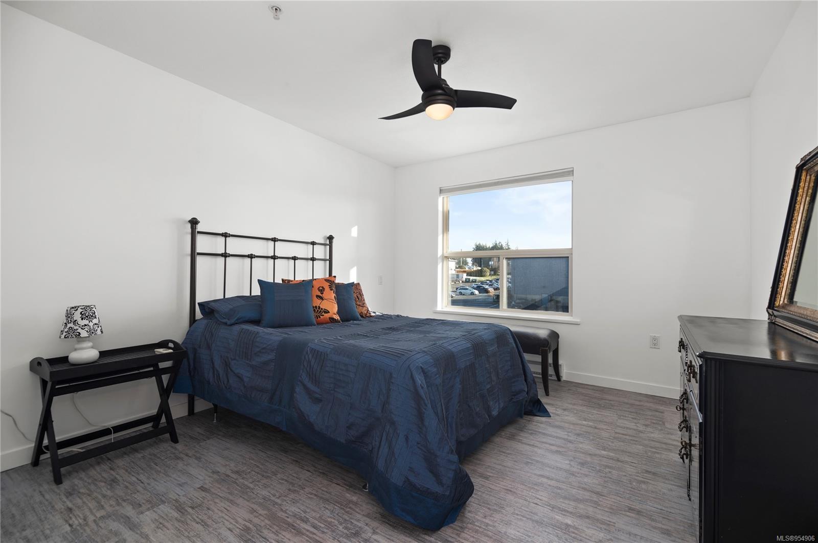 280 DOGWOOD St S # 301