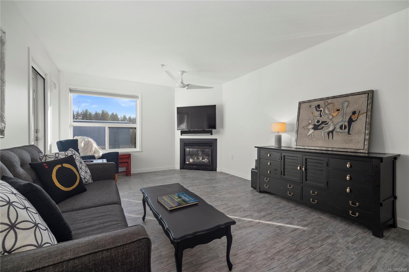 280 DOGWOOD St S # 301