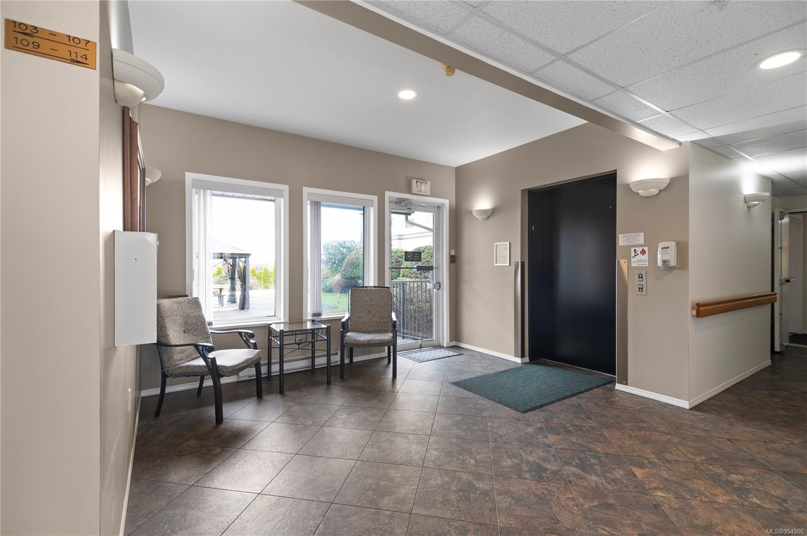 280 DOGWOOD St S # 301