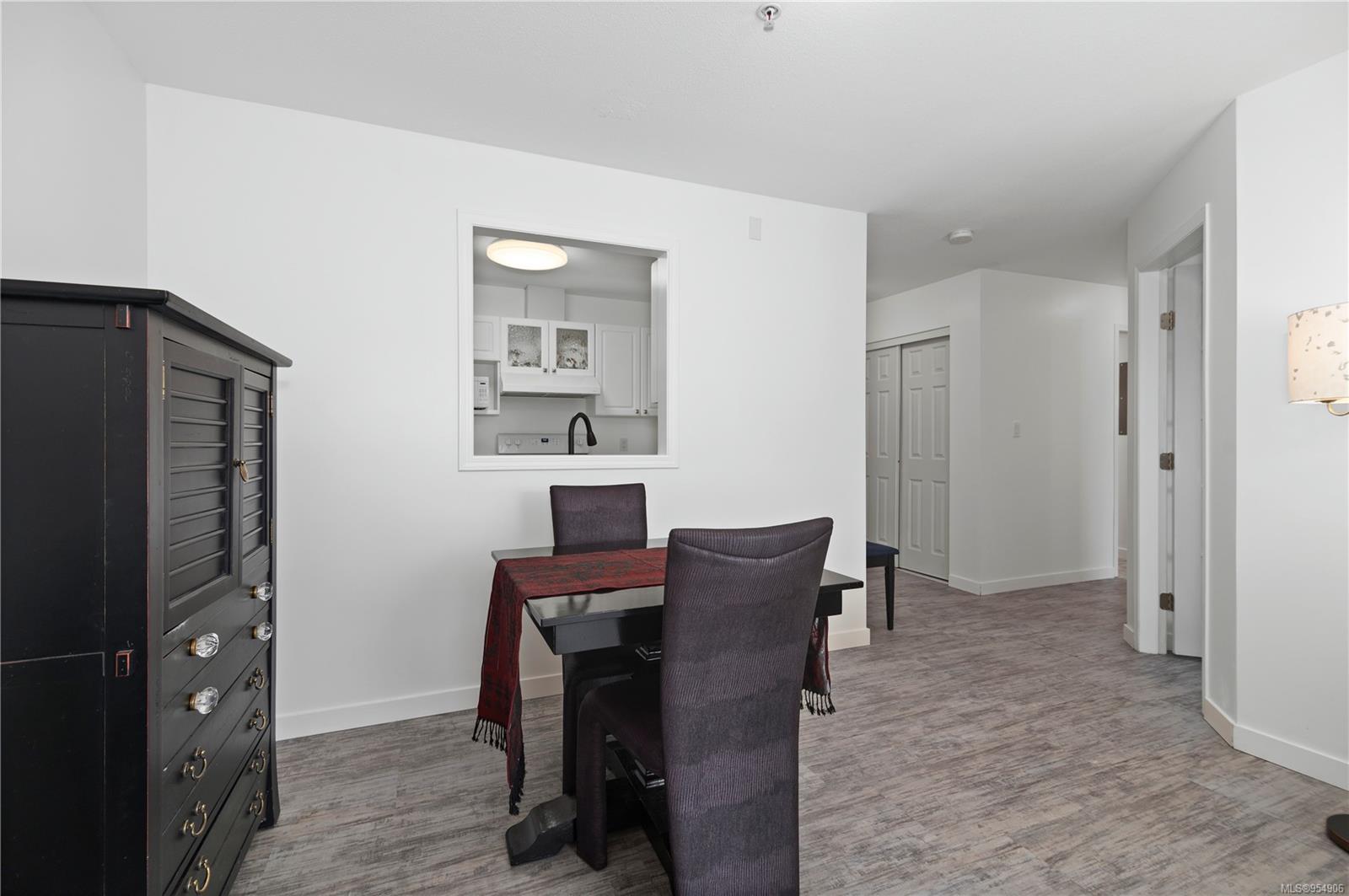 280 DOGWOOD St S # 301