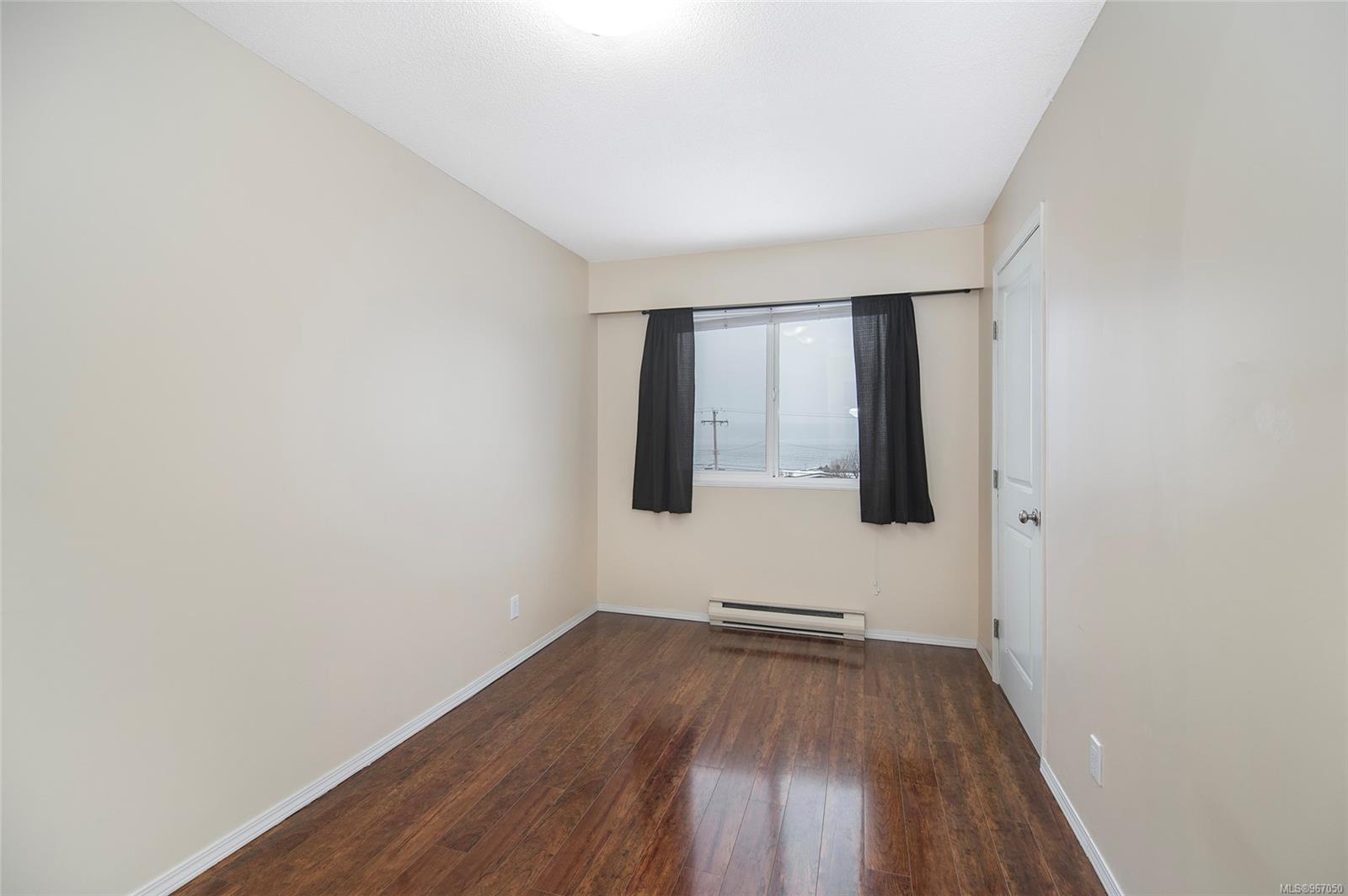 940 Island Hwy S # 36