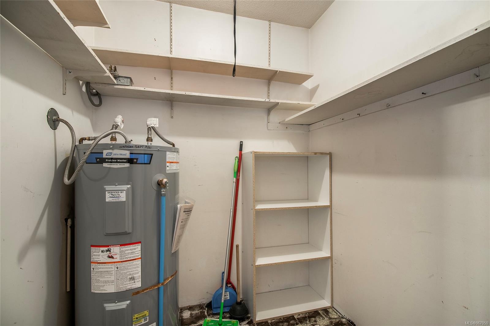 940 Island Hwy S # 36