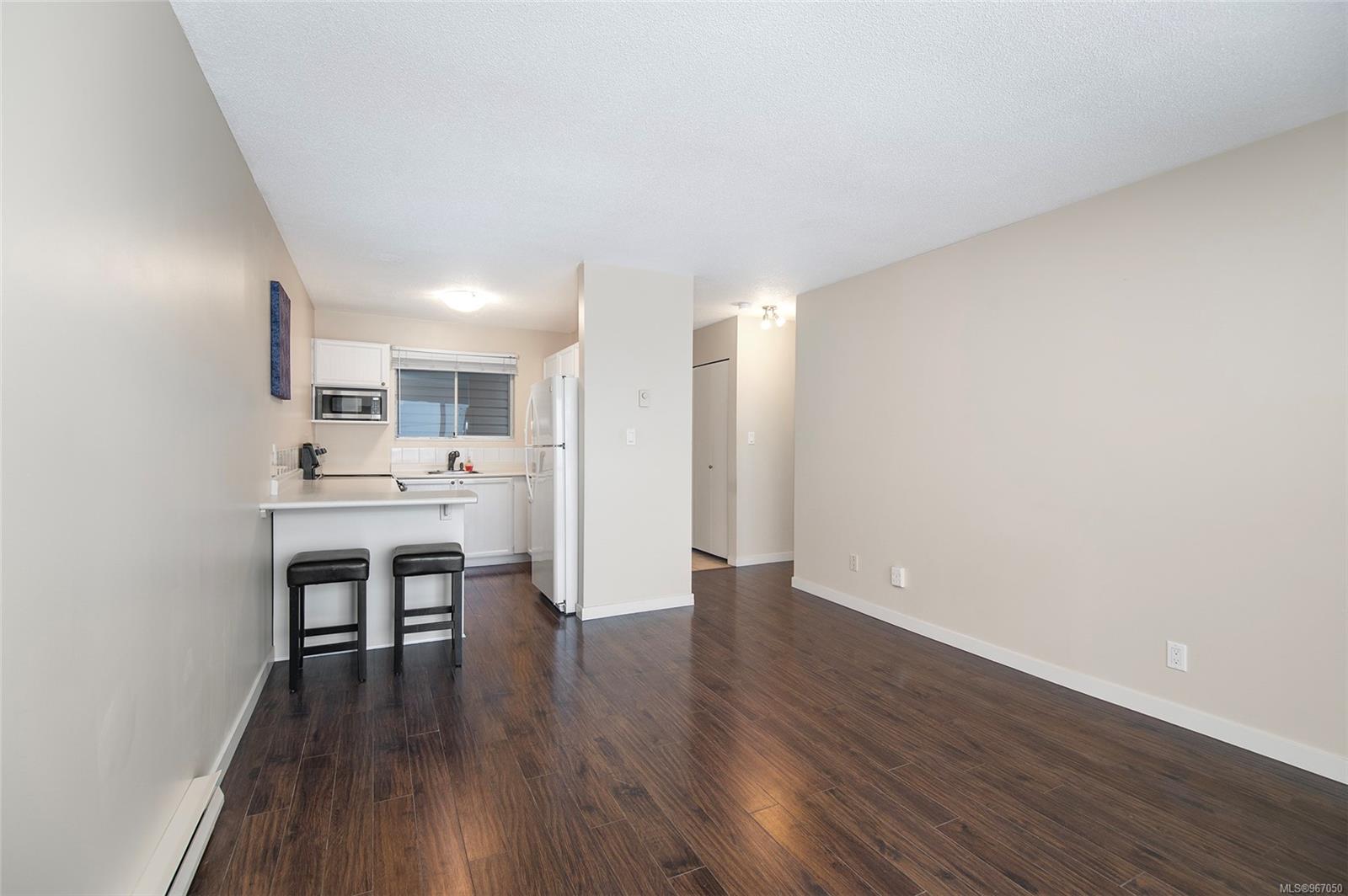 940 Island Hwy S # 36