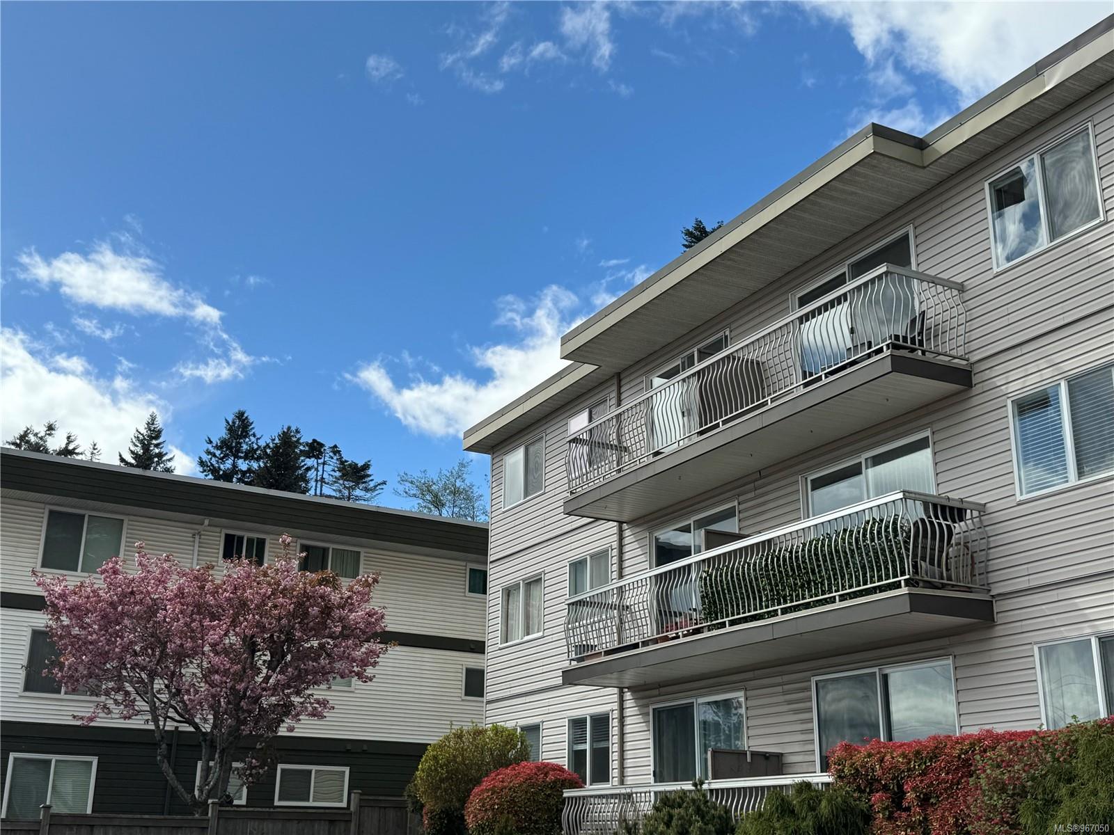 940 Island Hwy S # 36