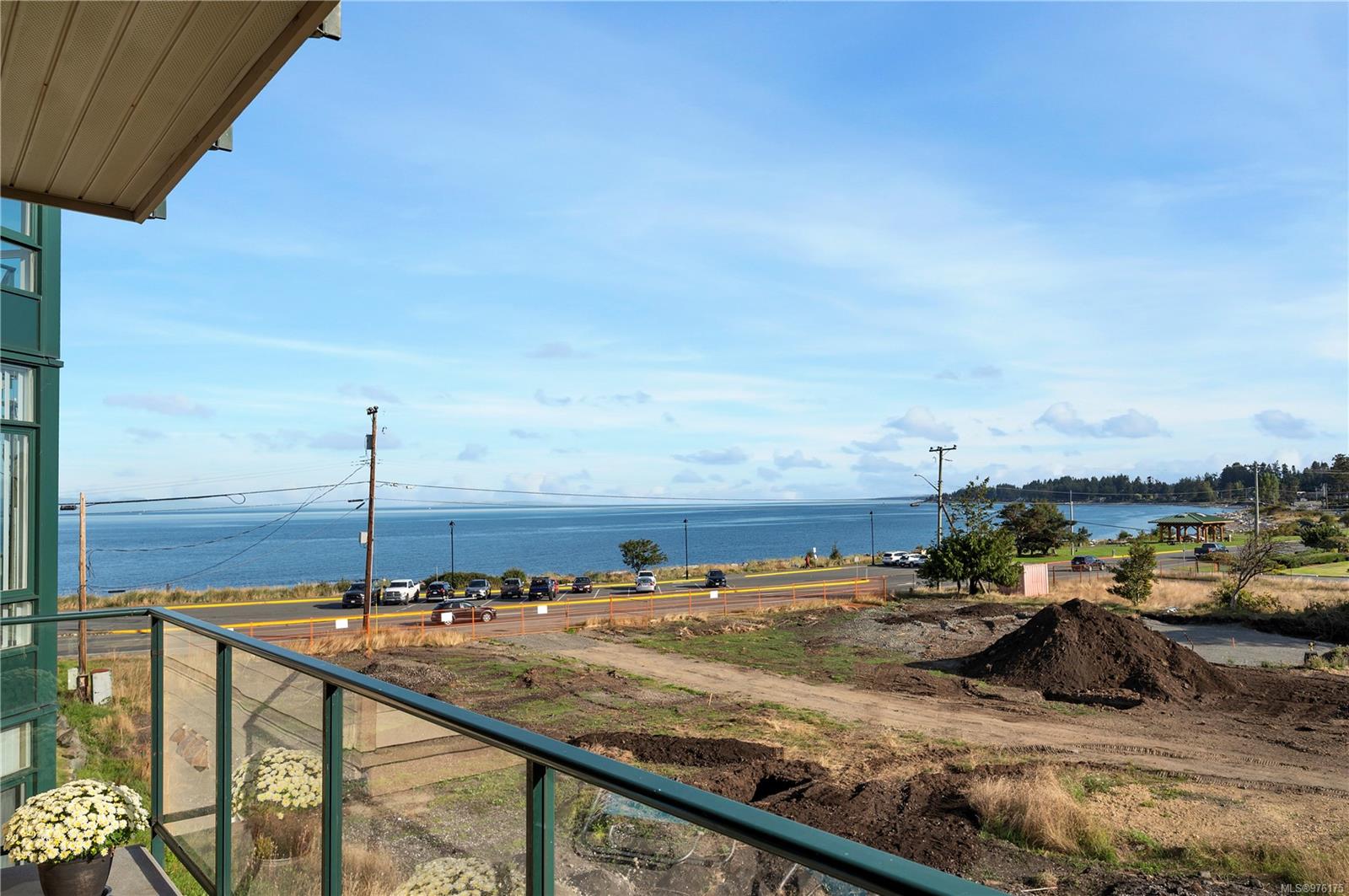 2676 Island Hwy S # 207