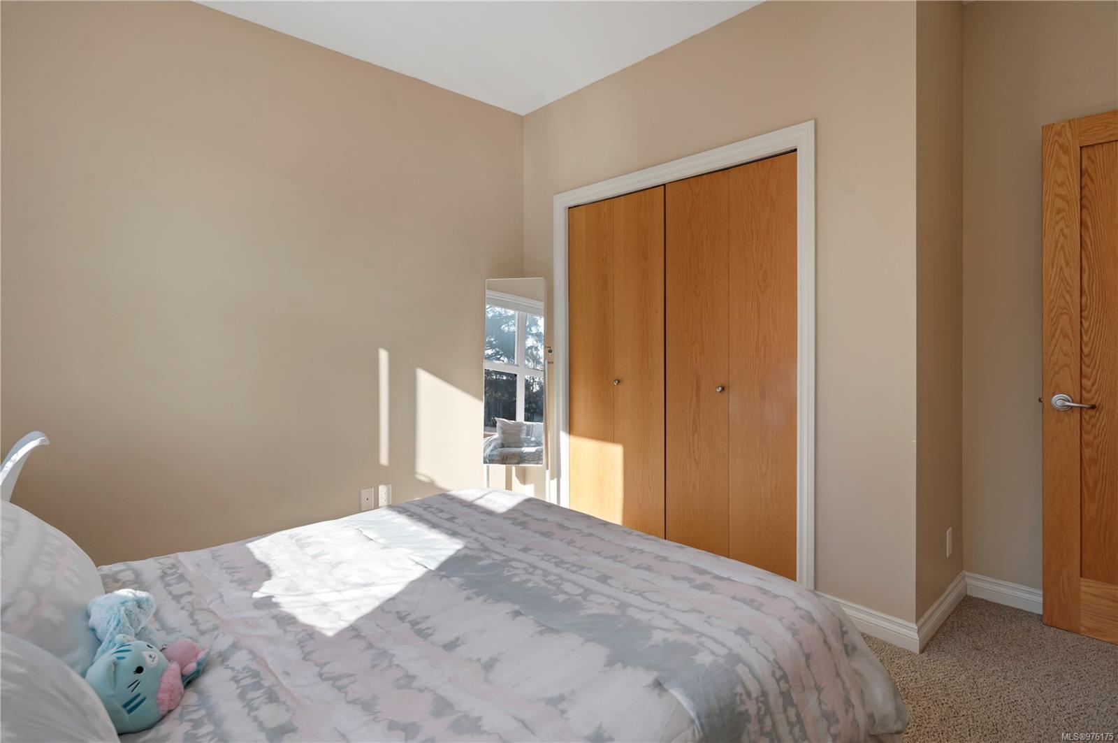 2676 Island Hwy S # 207