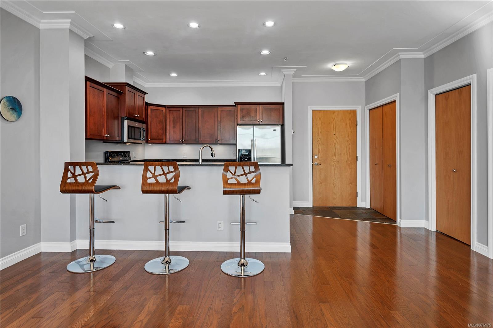 2676 Island Hwy S # 207