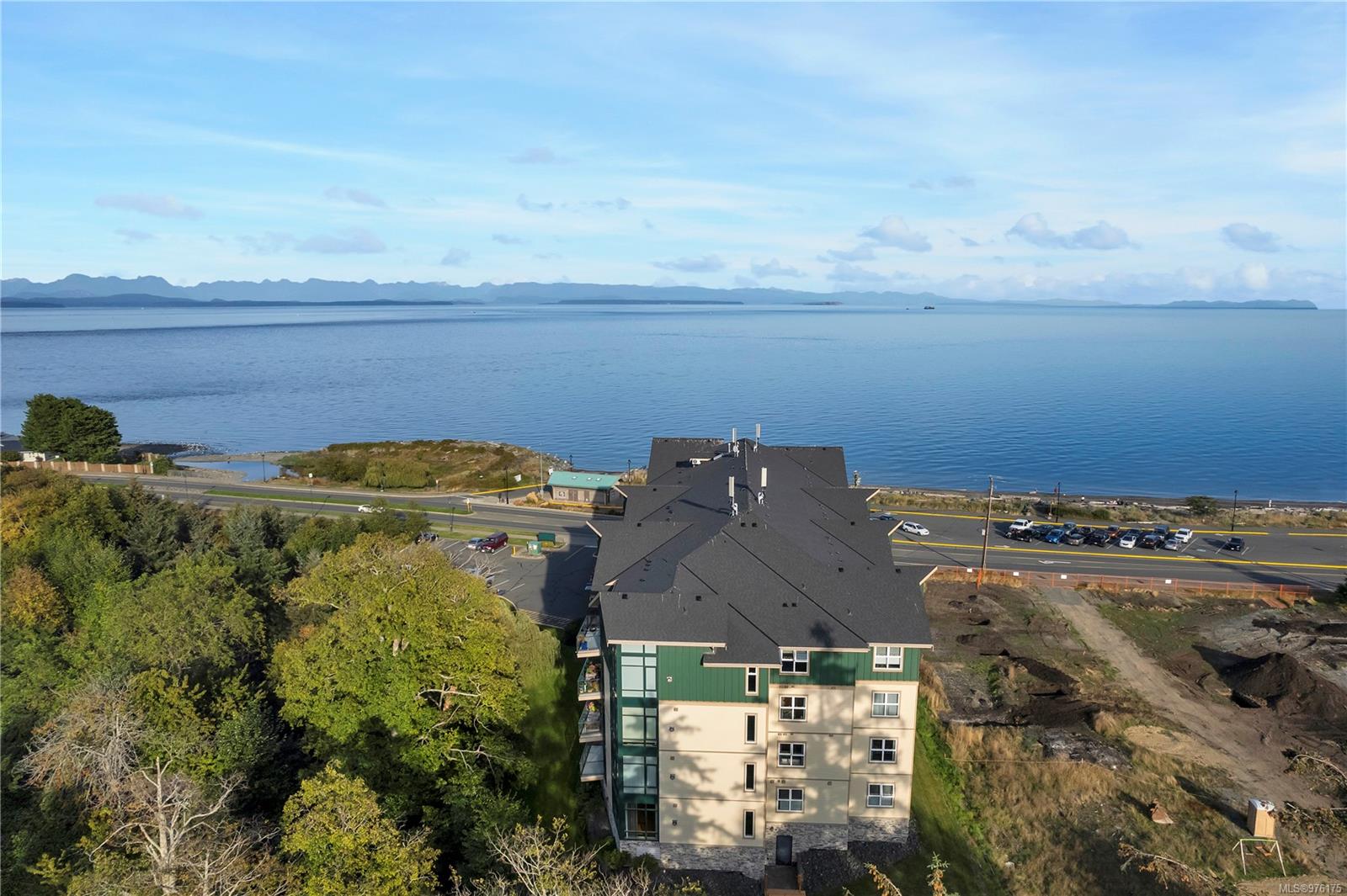 2676 Island Hwy S # 207