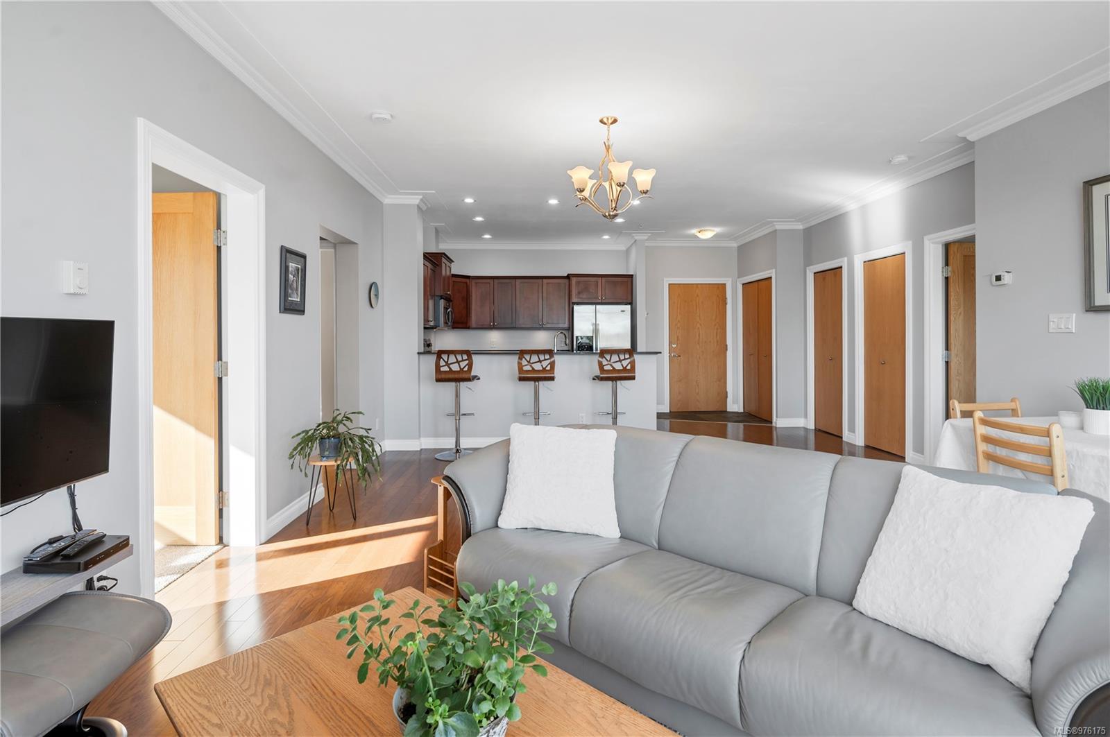 2676 Island Hwy S # 207