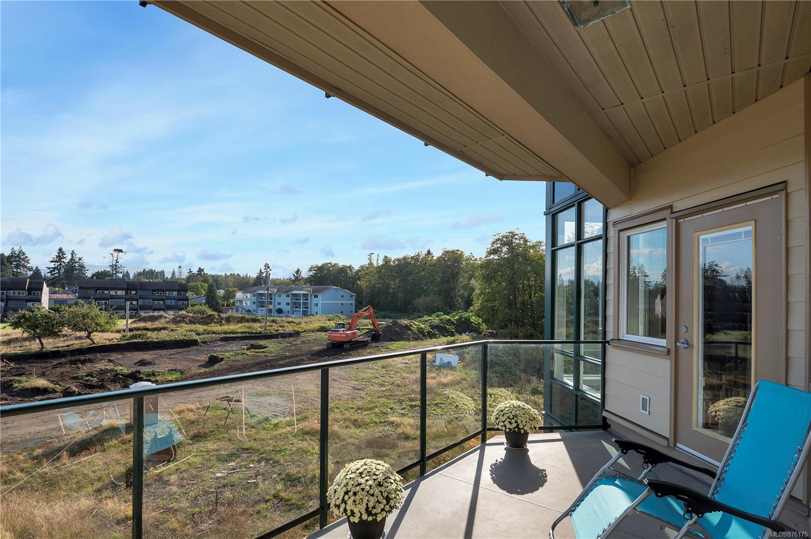 2676 Island Hwy S # 207