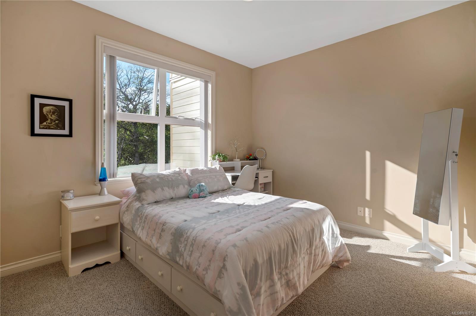 2676 Island Hwy S # 207