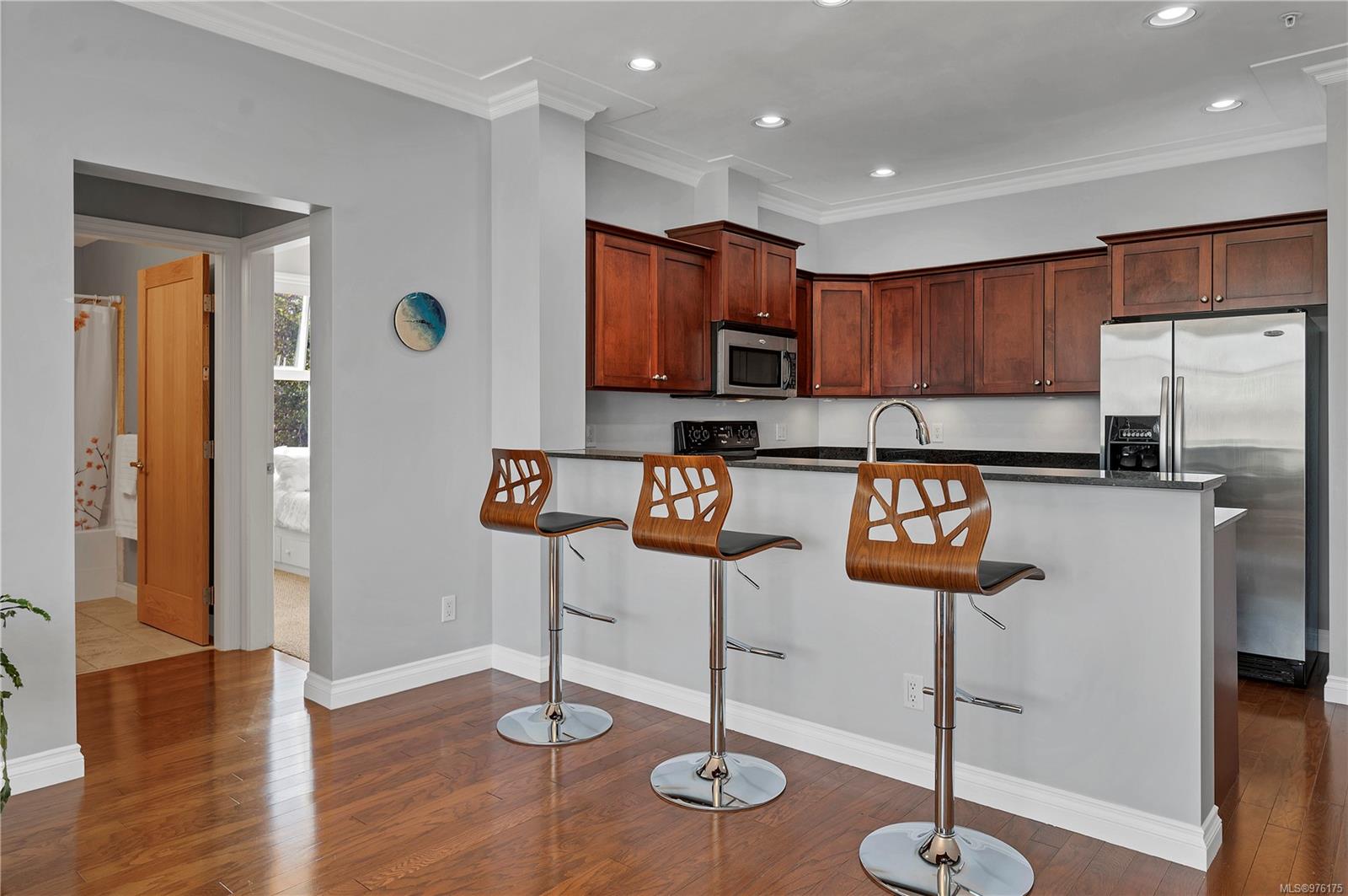 2676 Island Hwy S # 207