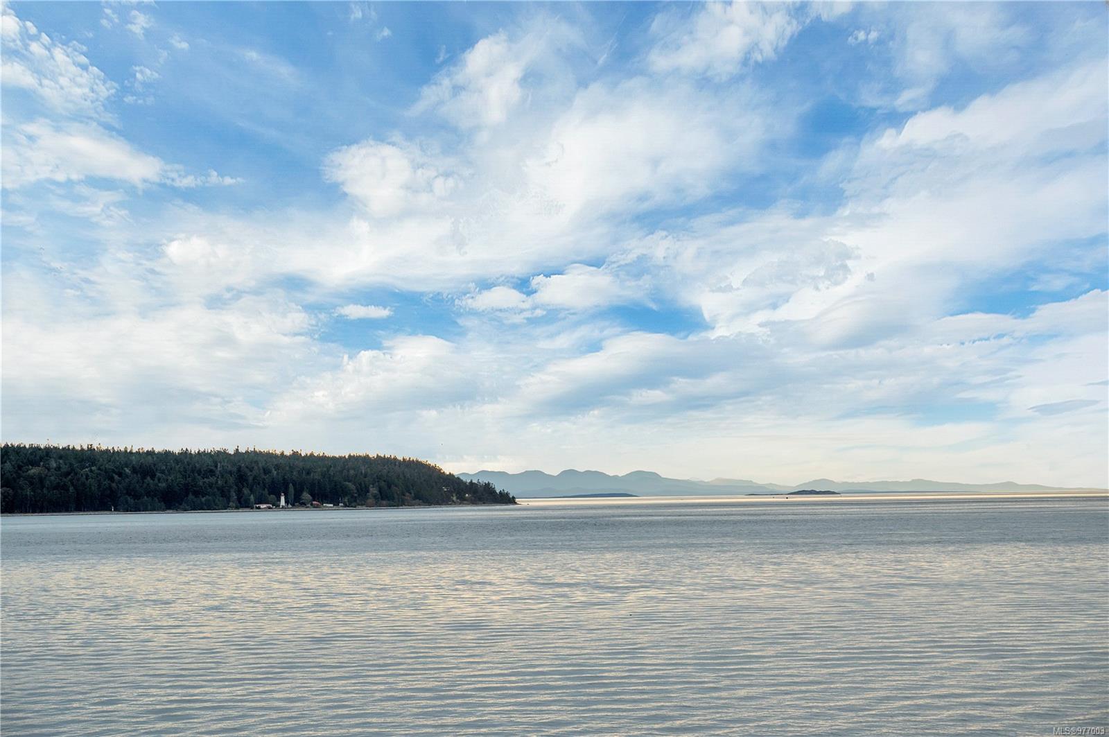 350 Island Hwy S # 202