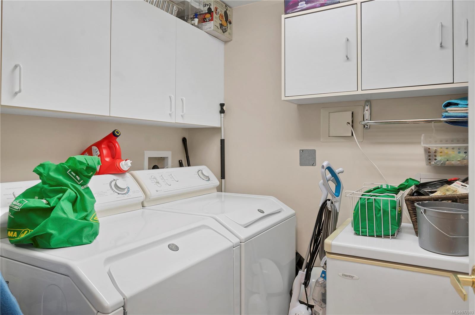 350 Island Hwy S # 202