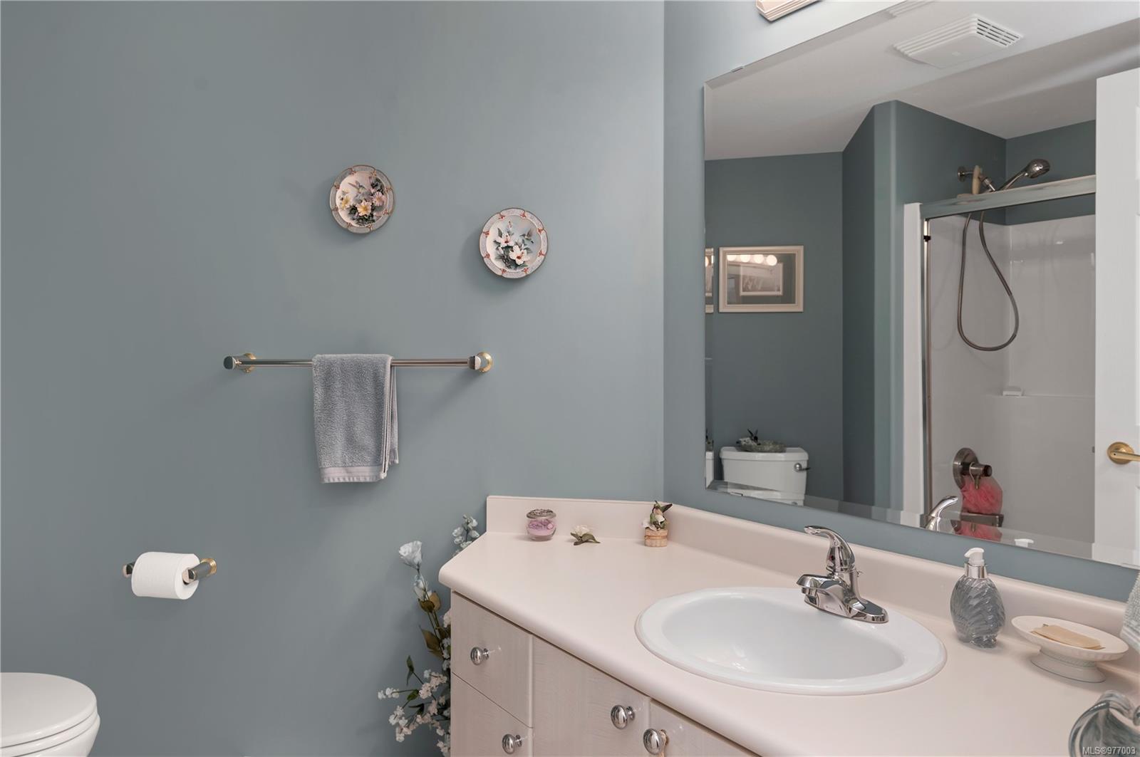 350 Island Hwy S # 202