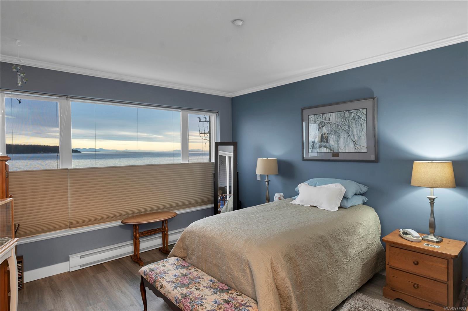 350 Island Hwy S # 202