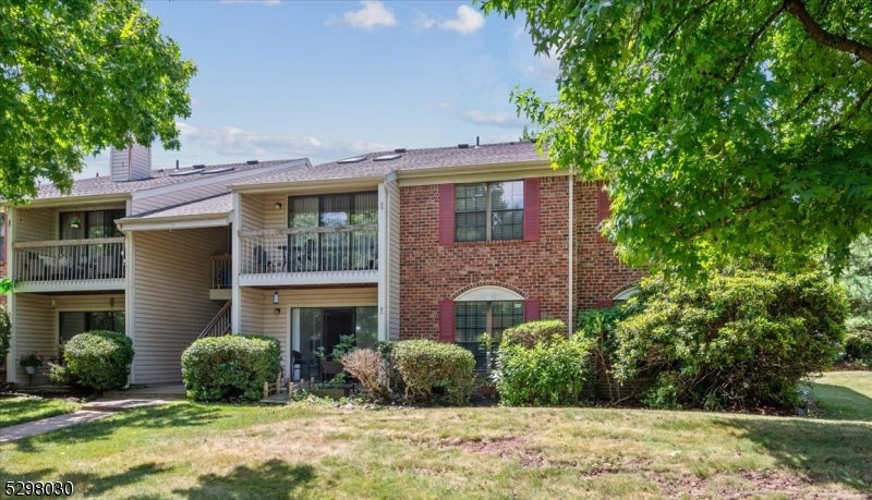 82 Crabapple Lane