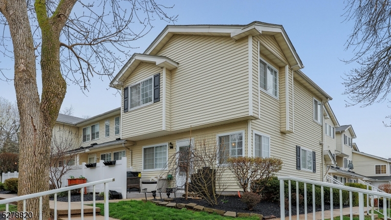 107 Cortland Ln