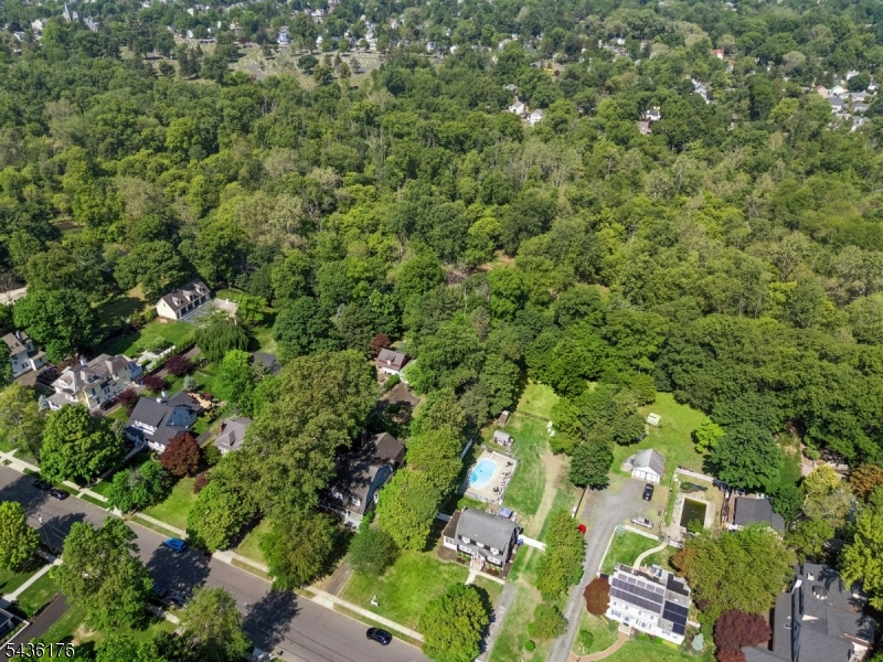 261 Beechwood Ave