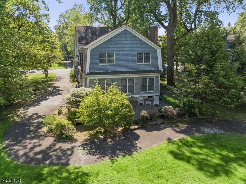 261 Beechwood Ave