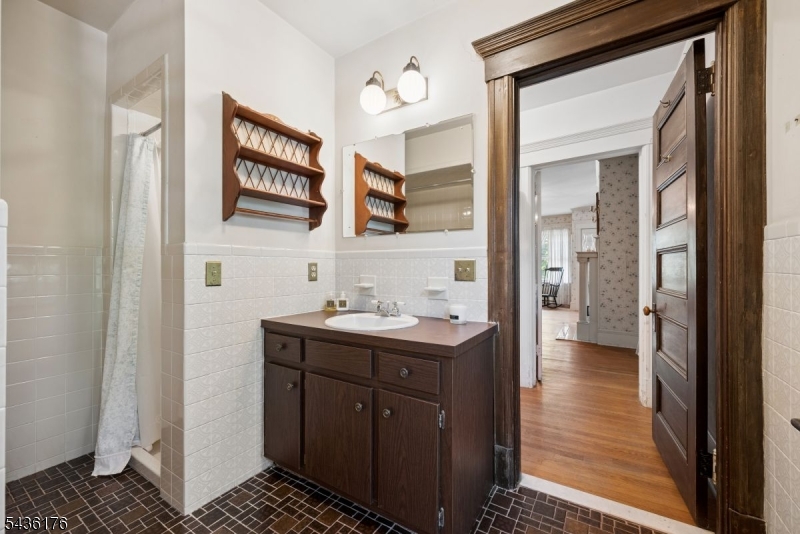261 Beechwood Ave