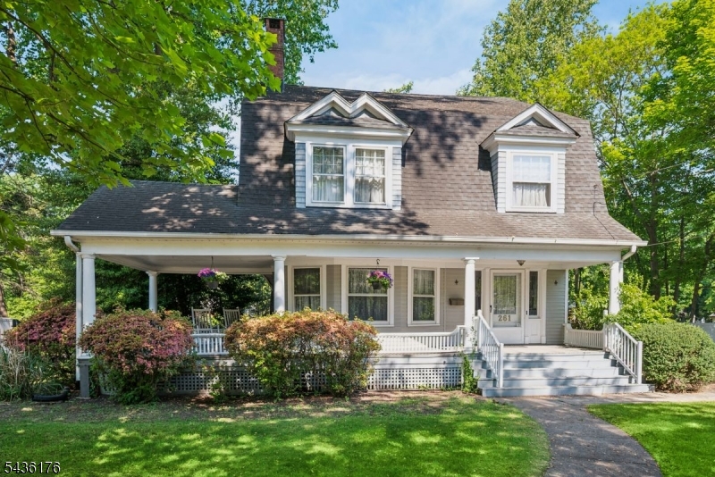 261 Beechwood Ave