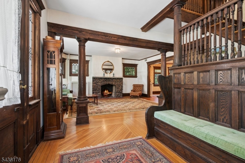 261 Beechwood Ave