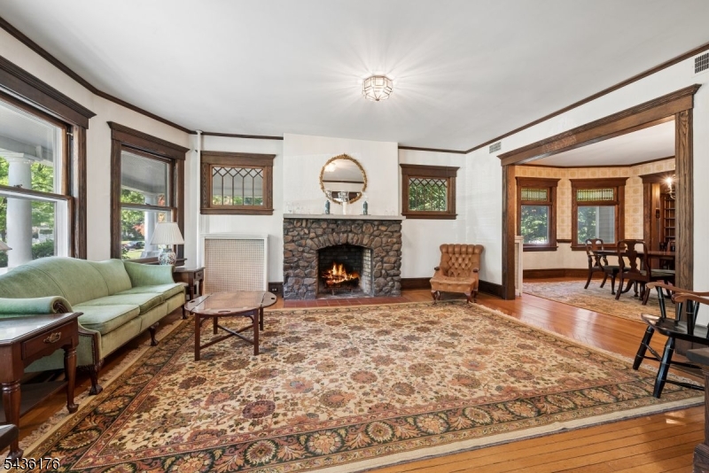 261 Beechwood Ave