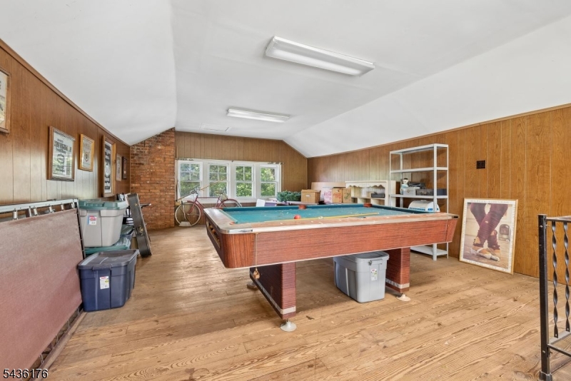 261 Beechwood Ave