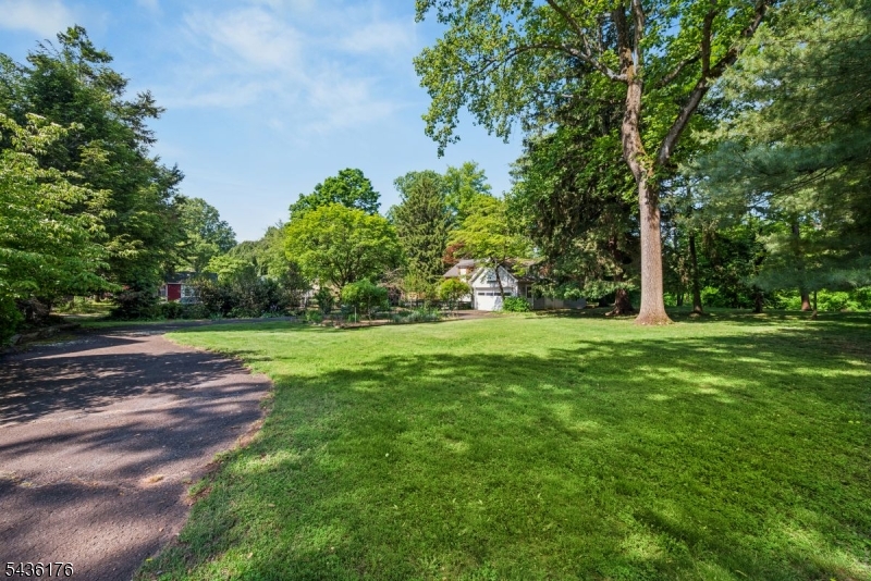 261 Beechwood Ave