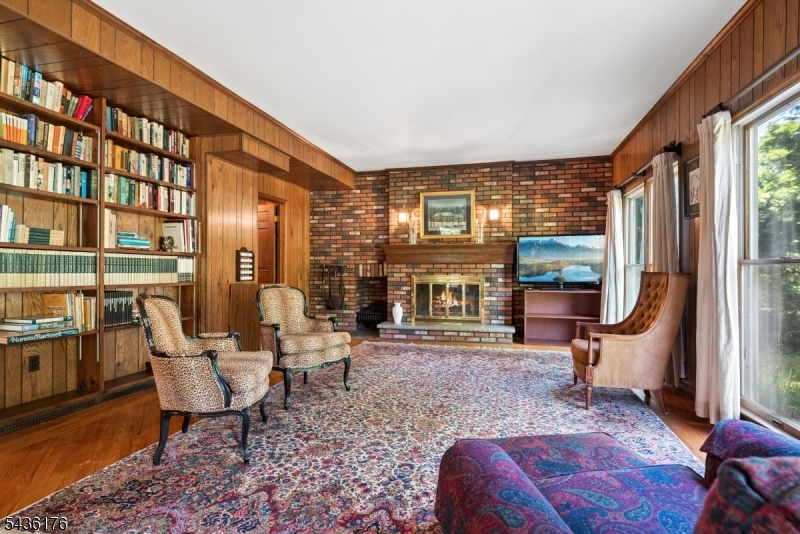 261 Beechwood Ave