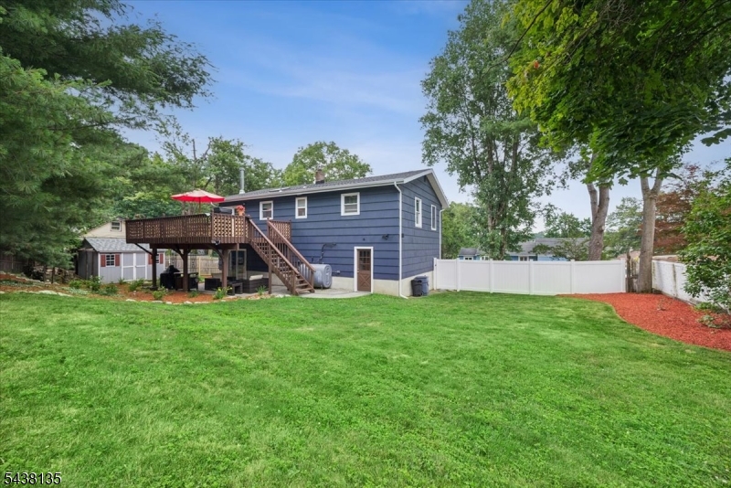 19 Selma Blvd