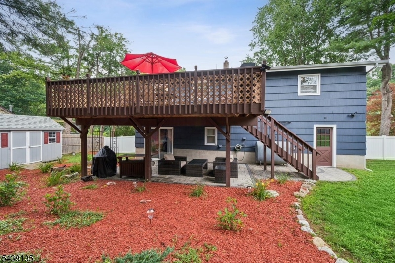 19 Selma Blvd