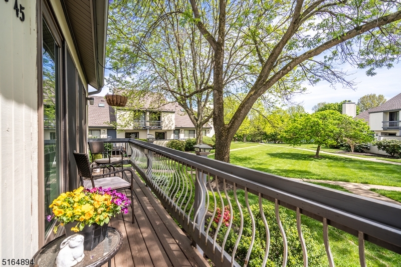 245 Crabtree Ct