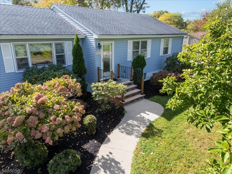 320 Garretson Rd