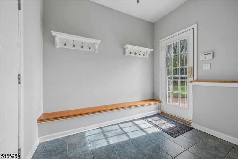 320 Garretson Rd