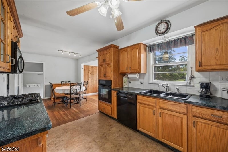 320 Garretson Rd