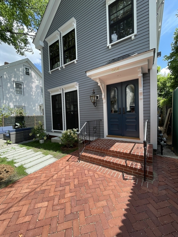 208 Windsor St