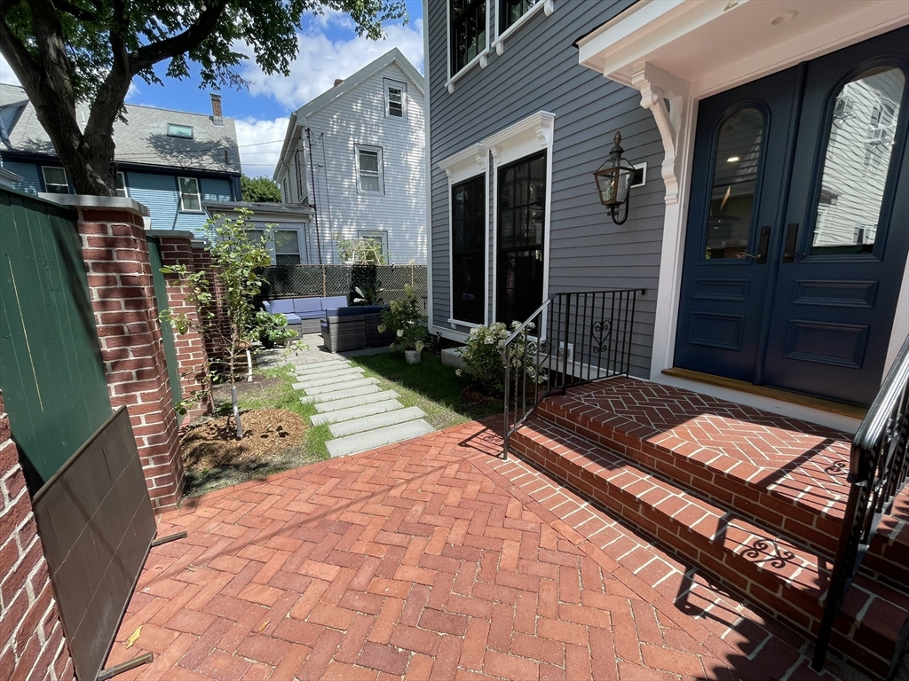 208 Windsor St