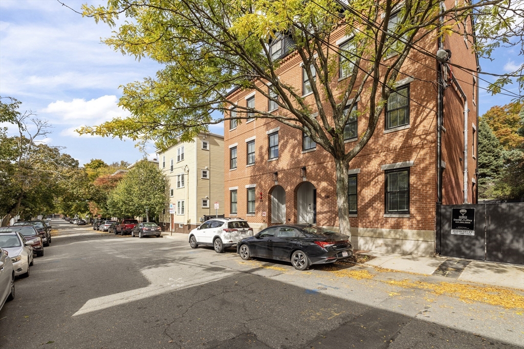 133 Spring St # 1 Unit: #1