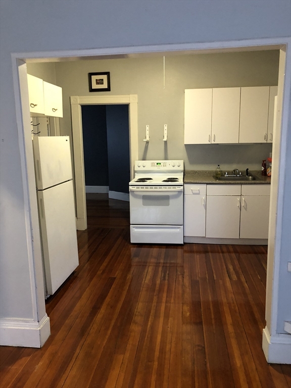 6 Rowley St. # 1F