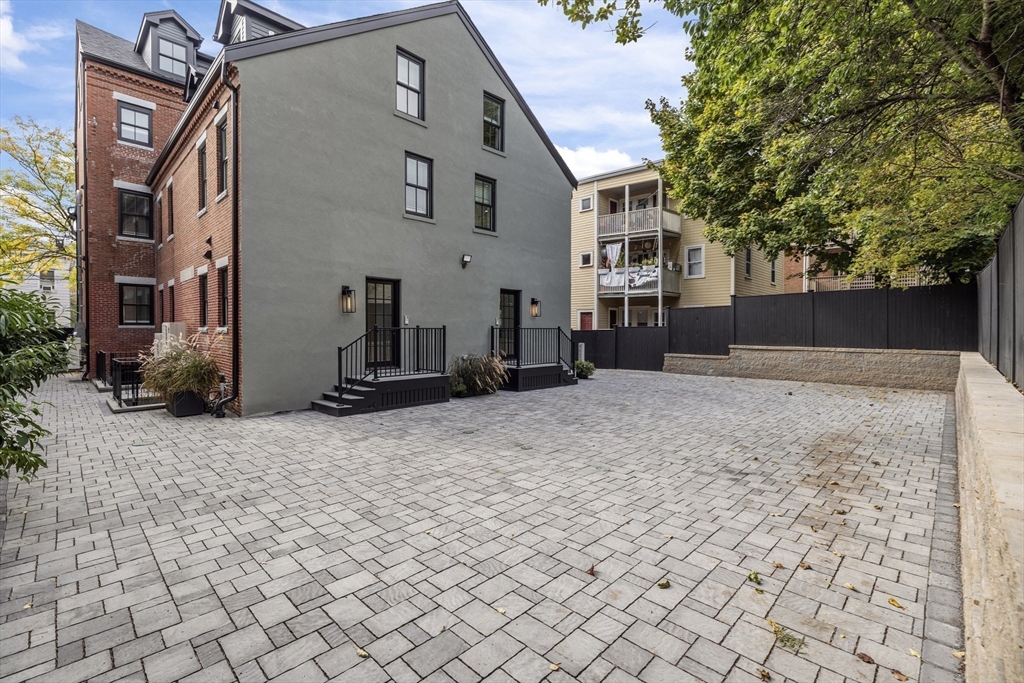 133 Spring St # 2 Unit: #2